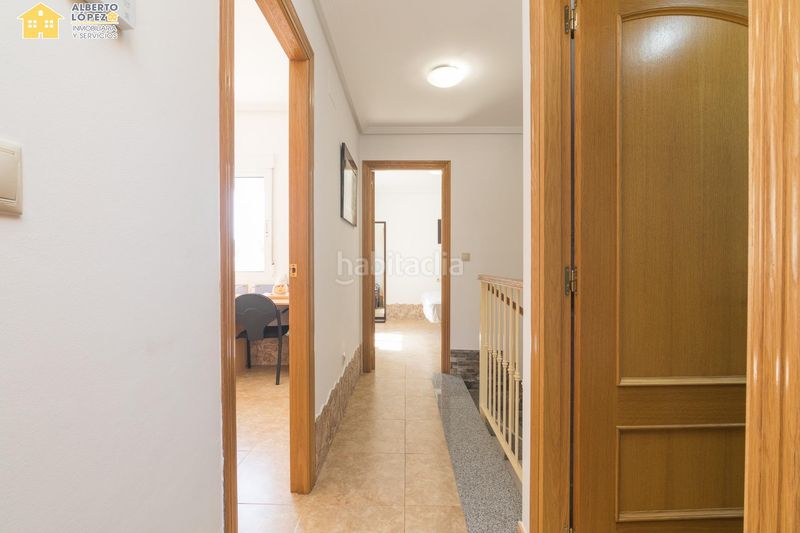 Foto b572d18d-53b9-46e4-ab47-b425f23382f0. Casa adossada amb aparcament piscina a Los Arenales del Sol Elche / Elx