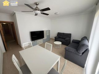 Miete Etagenwohnung in El Altet. Piso en alquiler en el altet con aire acondicionado