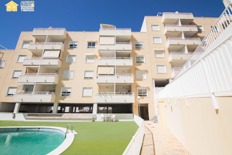 Foto ffb6e1fd-61bf-4f10-8948-4ca2dcabe3dd. Àtic amb aparcament piscina a Calas Santiago Bernabeu Santa Pola
