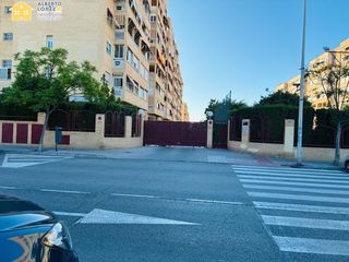 Parking coche en Babel