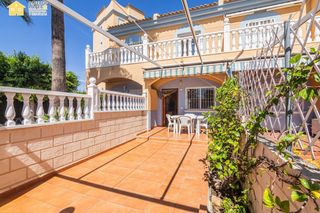 Casa a Los Arenales del Sol. Bungalow en venta en urbanización las arenas 2, arenales del sol