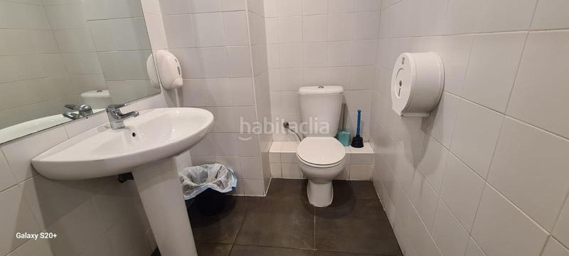 Foto 928fbb07-5312-4735-9d7f-615ef045f865. Traspàs local comercial a Eixample Sant Joan Despí