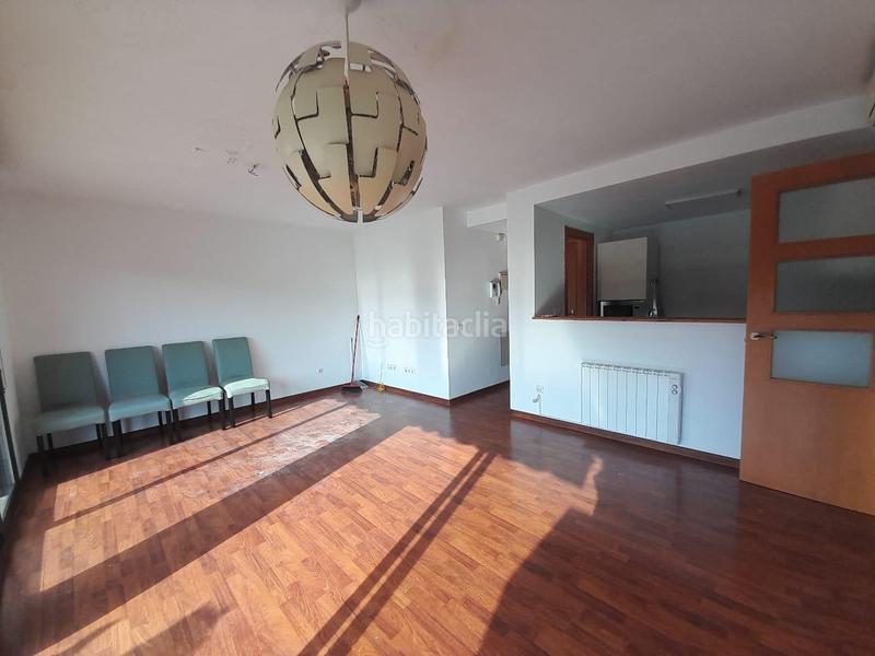 Foto fbfd2e0b-5b4b-4b31-9b63-993a263c4c8d. Piso precioso apartamento seminuevo con piscina comunitaria. en Canet de Mar