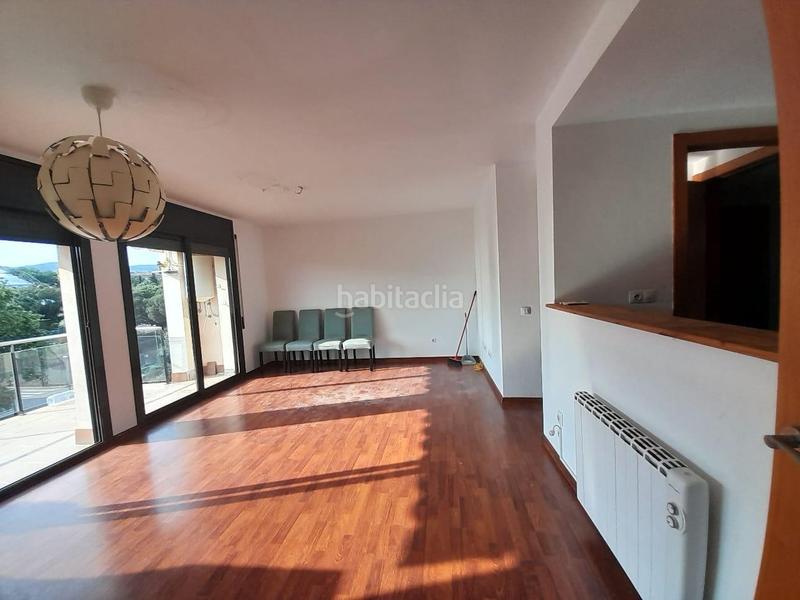 Foto feb0f6eb-d203-4709-a73d-e5cb29ecc709. Piso precioso apartamento seminuevo con piscina comunitaria. en Canet de Mar