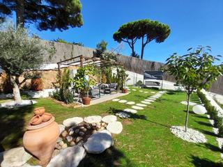 Maison à Sant Cebrià de Vallalta. Espectacular casa de 180 m2 totalmente reformada en terreno de 8