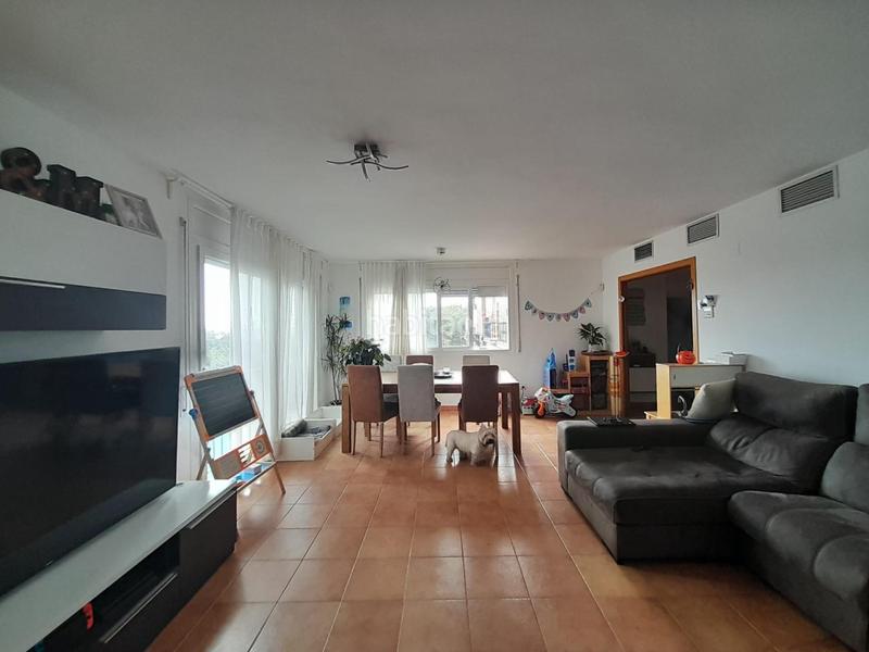 Foto 588ed080-e1ff-48bf-95c6-43a3e1af27cc. Casa con parcheggio in Canet de Mar