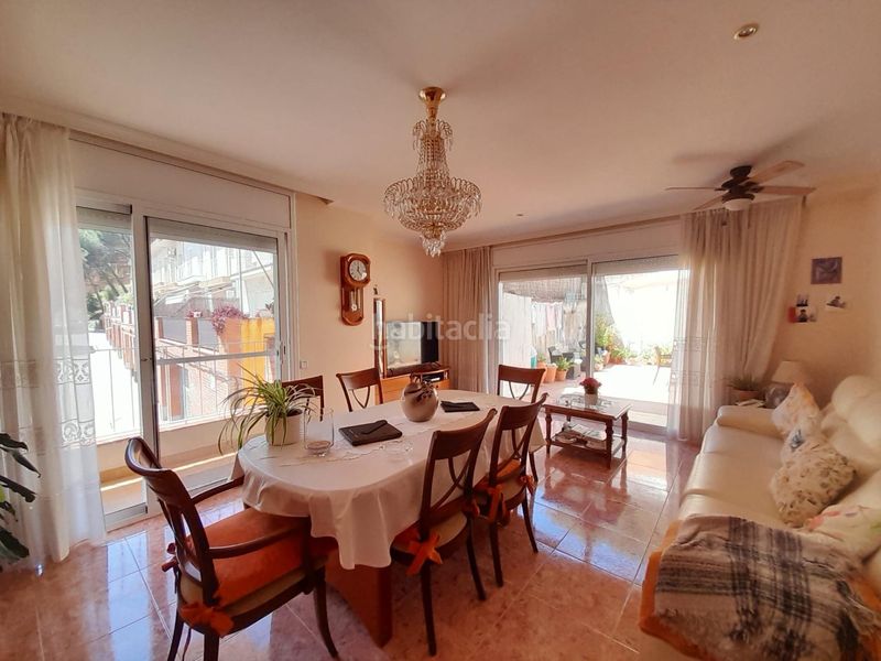 Foto 4fa00124-4569-4dc6-b4a1-ef14a1cf37a6. Casa amb calefacció aparcament a Canet de Mar