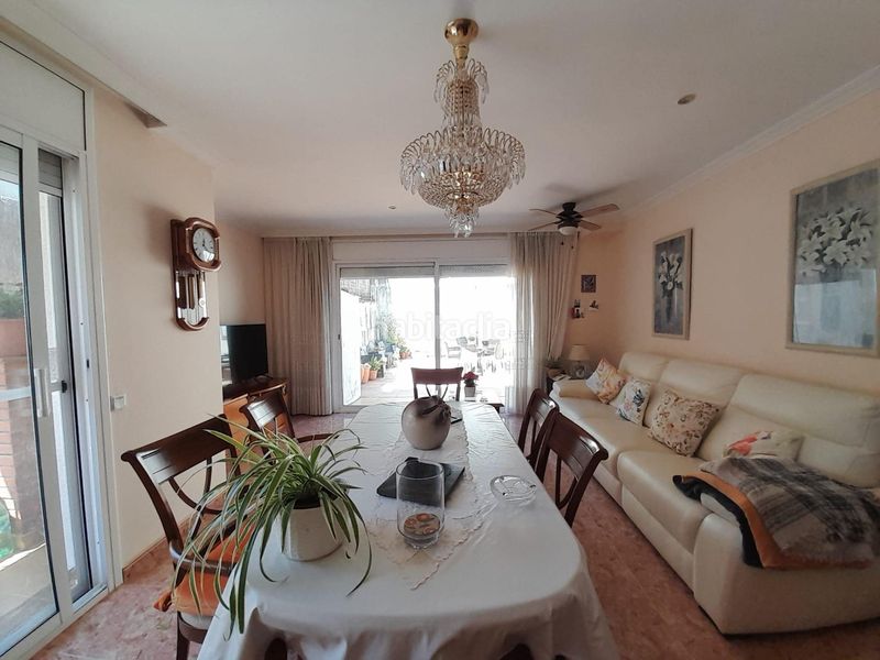 Foto f73cb576-fe5b-48d0-84de-b5f9f9b17d8c. Casa amb calefacció aparcament a Canet de Mar