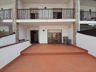 Casa a Zona alta. Fant�stica casa con terraza, a un paso de la riera!!!