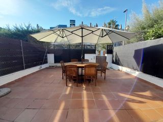 Casa adossada a Canet de Mar. Fantastica casa adosada en zona muy tranquila!!
