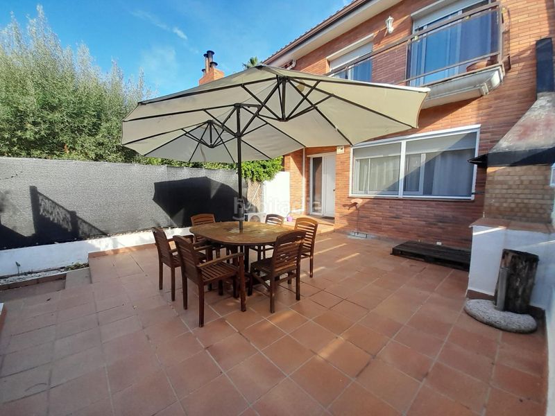 Foto c9bdcaa6-855e-4f8d-9125-950cb076fa23. Casa adossada amb calefacció aparcament a Canet de Mar