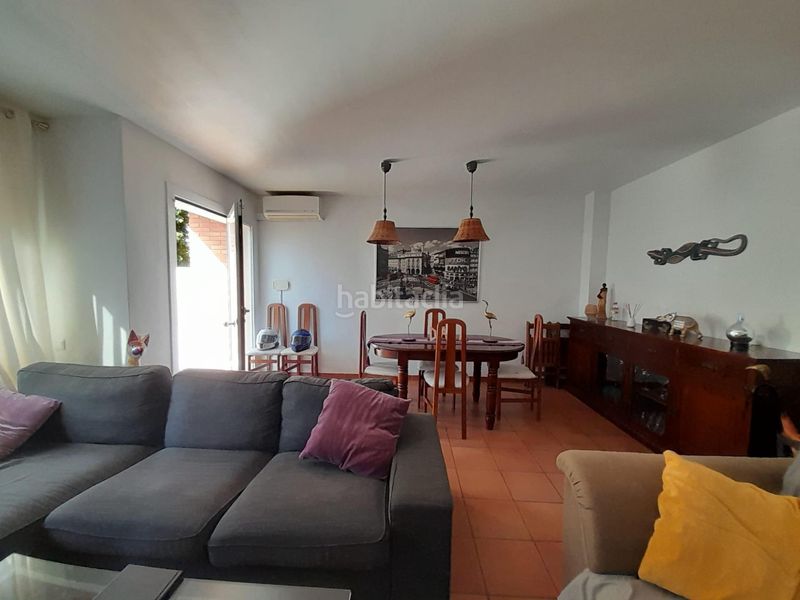Foto f9e0618a-fc86-4eb3-8c57-40f3f7db07ed. Casa adossada amb calefacció aparcament a Canet de Mar