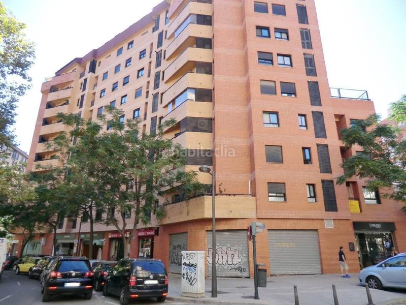 Foto f2d1cc5a-28b2-45ec-be92-8fdfebb8319c. Local comercial a Sant Llorenç - Zona Alfahuir Valencia
