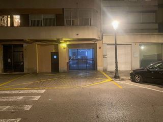 Affitto Posto auto  Calle antonio suárez. Garaje en alquiler en av. aragón