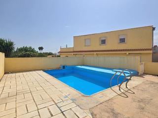 Xalet en Polgono del Aeropuerto. Venta de villa en manises