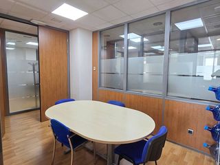 Rent Office space  Calle porta coeli. Oficina en alquiler en orriols46019