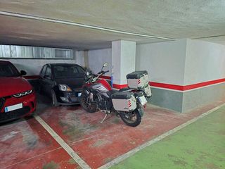 Lloguer Aparcament cotxe a Calle santa amalia 2. Garaje en alquiler junto torres de serranos