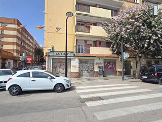 Lloguer Local Comercial  Calle just ramírez. Excelente local esquinero en tormos 46009
