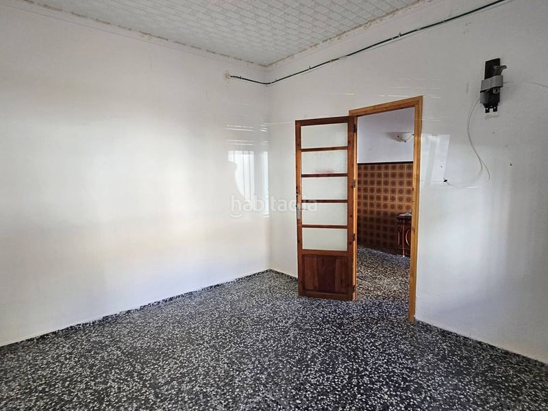 Foto c88bf401-949f-4c0a-a8ef-3fa5d51ea4dc. Casa adossada a Moncada