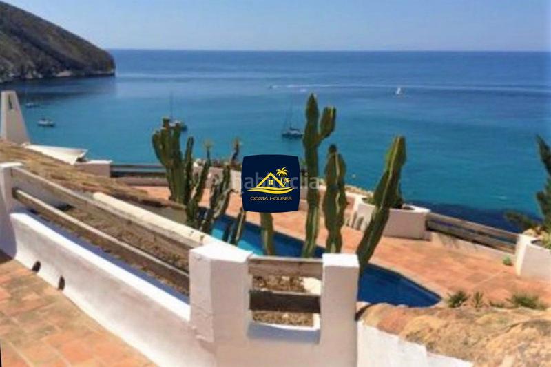 Foto 1a2d0d97-4b1e-43eb-a466-314d1ac4f724. Chalet con riscaldamento parcheggio piscina in El Portet-Pla del Mar Moraira