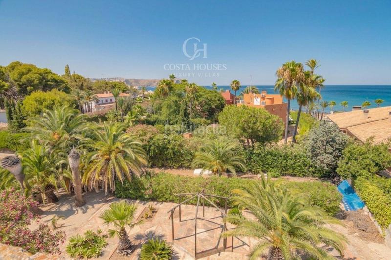 Foto ee7eeeca-a67b-444f-b70b-b190f51ce0e6. Chalet finca cala exclusiva propiedad frente al mar en jávea con posibilidad de desarrollo en Xàbia