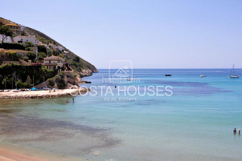 Foto 3dd7ee7a-13ce-4355-b03f-7e6031a6a617. Xalet amb calefacció aparcament a El Portet-Pla del Mar Moraira