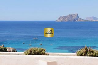 Xalet en El Portet-Pla del Mar. Exclusiva villa de estilo ibicenco con vistas panormicas al mar
