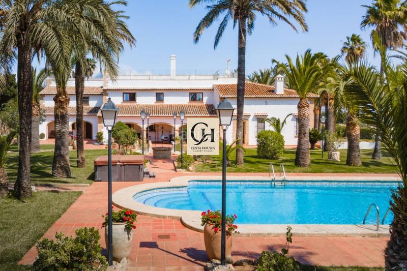 Foto 6a958170-06a6-411c-84f4-7a2ad5800ec1. Xalet amb calefacció aparcament piscina a Partida Comunes-Adsubia Xàbia