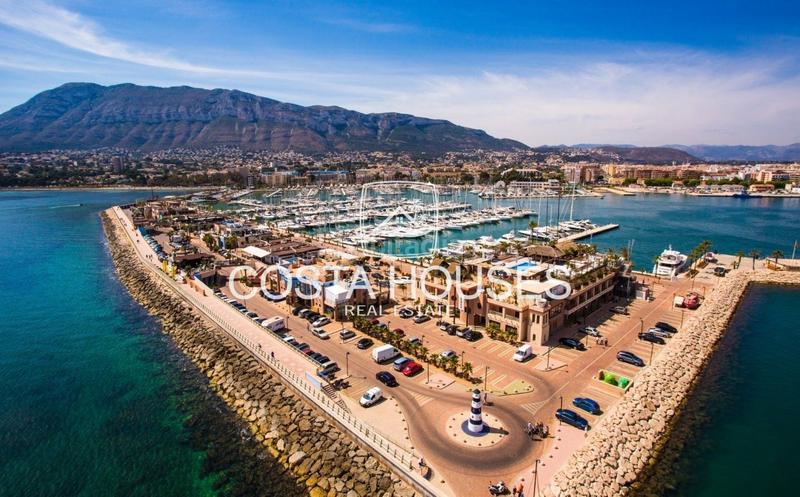 Foto 82fab9de-a370-4fec-9eb6-c10af182a651. Xalet amb calefacció aparcament piscina a Las Rotas / Les Rotes Dénia