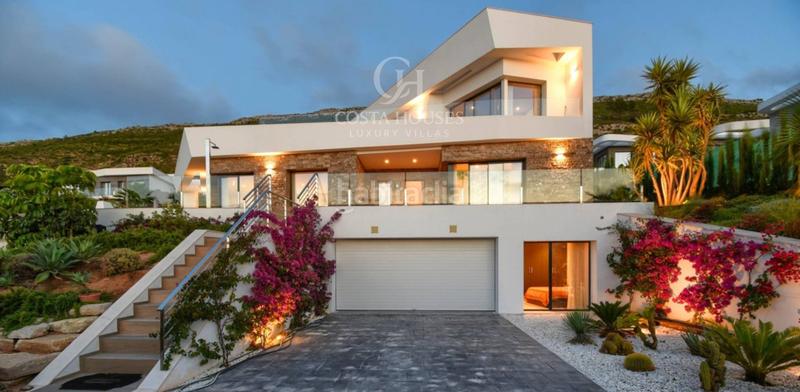 Foto b7b6255b-1201-48a5-9de2-c9a2d795993a. Chalet villa nueva con vistas al mar en venta en monte olimpo, jávea alicante en Xàbia