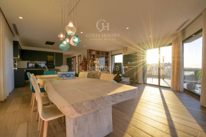 Foto d5825a89-d485-4522-80cf-4cd26f1835d9. Chalet villa nueva con vistas al mar en venta en monte olimpo, jávea alicante en Xàbia