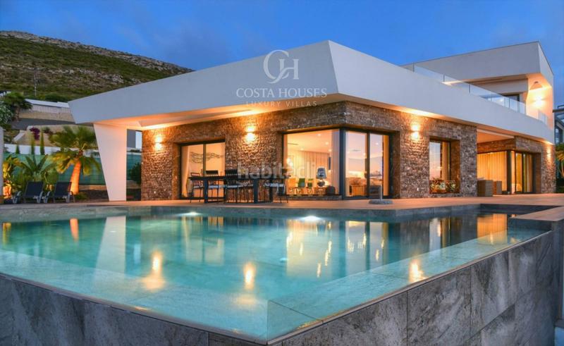 Foto ef317c34-f93c-453c-b419-64a1b952d054. Chalet villa nueva con vistas al mar en venta en monte olimpo, jávea alicante en Xàbia