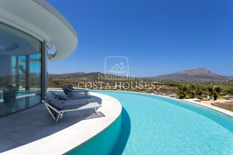 Foto 5b8ff805-36b2-44fe-94ed-787e6f7a6517. Chalet villa centauro residencia futurista de lujo con vistas al mar en jávea, alicante costa blanca en Xàbia