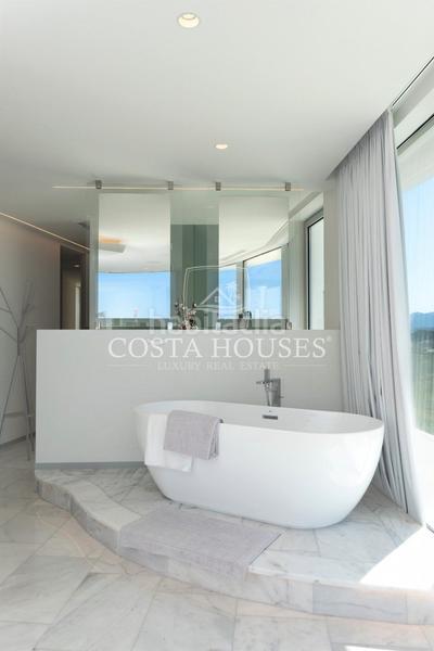 Foto b8d739d3-6f64-477e-a8c6-7e7c54677b96. Chalet villa centauro residencia futurista de lujo con vistas al mar en jávea, alicante costa blanca en Xàbia