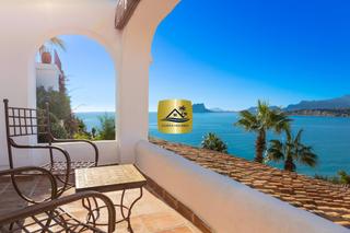 Xalet en El Portet-Pla del Mar. Villa frente al mar en el portet  moraira  ibicenca con vistas p
