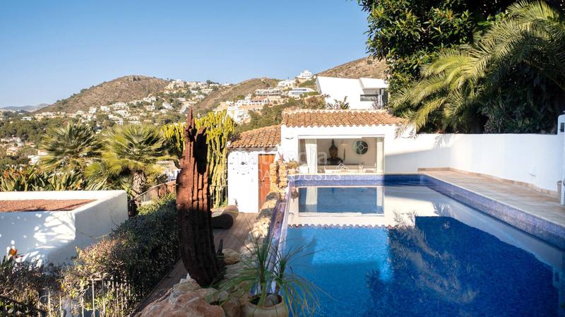 Foto 4177ab56-682c-4a36-9240-9af77f2dbf41. Chalet with heating parking pool in El Portet-Pla del Mar Moraira