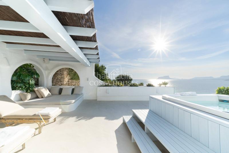 Foto 073f23cc-7fd9-481e-9cba-1f8f21557372. Chalet con riscaldamento parcheggio piscina in El Portet-Pla del Mar Moraira