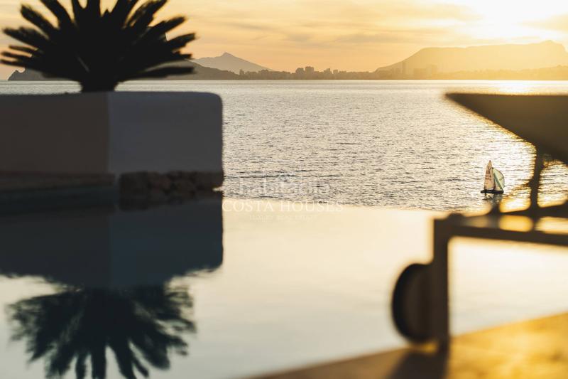 Foto 1d54f4e9-e6cd-4d0e-af4c-359b60c43369. Chalet con riscaldamento parcheggio piscina in El Portet-Pla del Mar Moraira