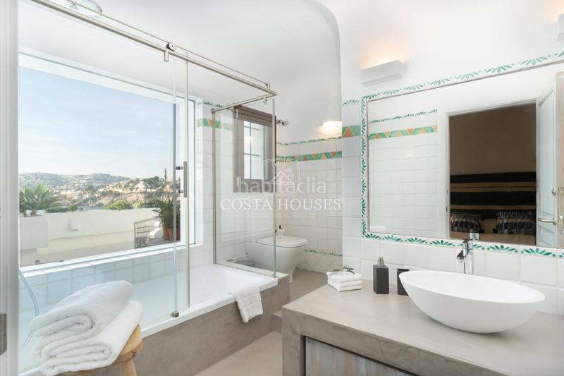 Foto 3dab8168-69ef-4aa7-aa48-ebc25a6ece66. Chalet con riscaldamento parcheggio piscina in El Portet-Pla del Mar Moraira