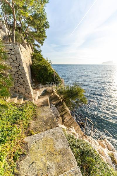 Foto 9f95702d-d46f-43fb-bb9d-d26a7ce65341. Chalet con riscaldamento parcheggio piscina in El Portet-Pla del Mar Moraira