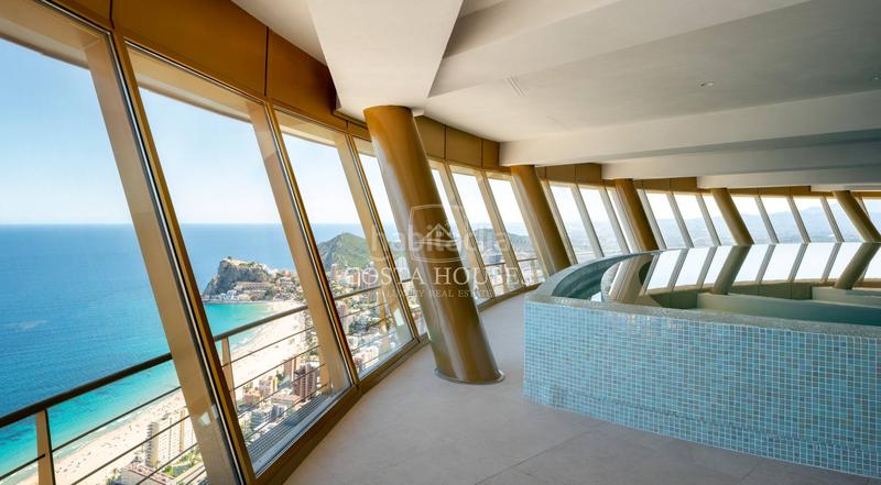 Foto bd297285-b3b8-481f-9f1c-48b4ae275be5. Apartamento intempo exclusivo apartamento de lujo con vistas al mar Playa Poniente, en Benidorm