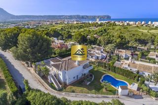 Xalet a Cap Martí - El Tossalet - Pinomar. 1  venta villa mediterranea con vistas panorámicas al mar  cap m