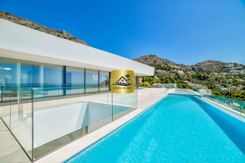 Foto d76cad27-1907-4344-8ce2-a68ee72554e3. Chalet con riscaldamento parcheggio piscina in Altea hills Altea