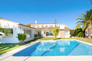 Chalet à Benimeit-Tabaira. Villa gardenia  impecable chalet con vistas abiertas en moraira,