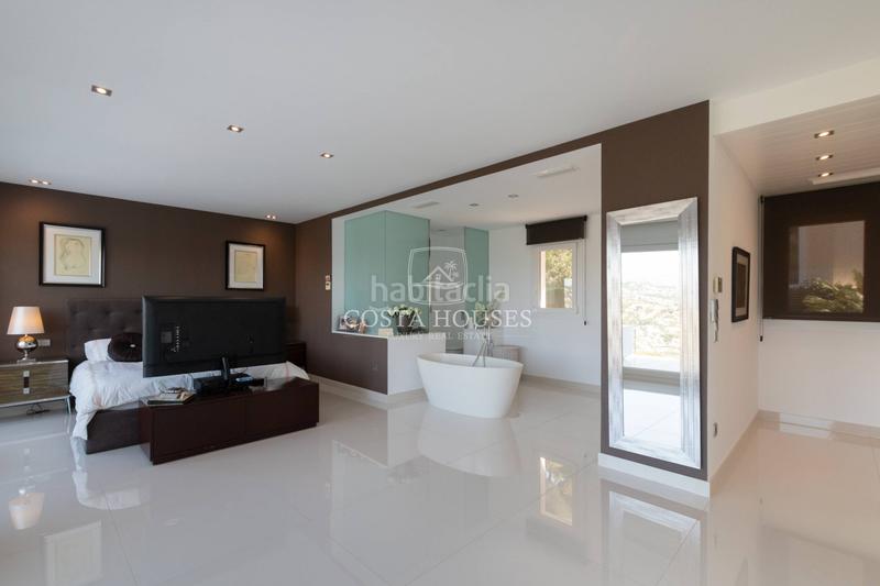 Foto 0b27ef63-a9fd-415a-9194-e95c6b7ae210. Chalet con riscaldamento parcheggio piscina in Paichi Moraira