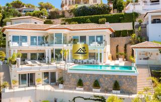 Chalet à Paichi. Villa arnella  venta gran villa con vistas al mar y a la montaña