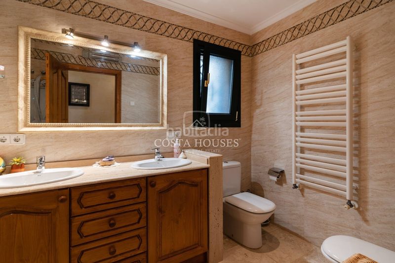 Foto b27440c6-64aa-4915-be75-83ed0554c4e9. Xalet amb calefacció aparcament piscina a La Fustera Benissa