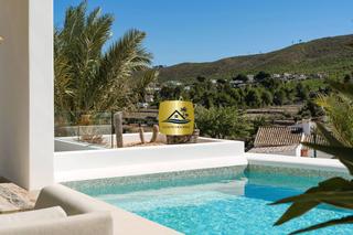 Xalet a Partida Comunes-Adsubia. Villa selina  villa estilo ibiza con vistas a la montaña en jave