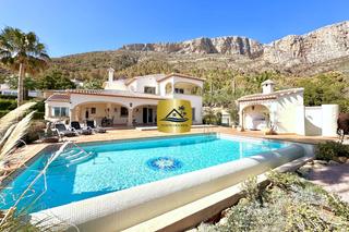 Chalet in Montgó - Ermita. Villa mediterránea a la venta en javea  alicante, costa blanca