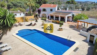 Chalet in Montgó - Ermita. Villa alba  las mejores villas mediterraneas en javea  costa bla